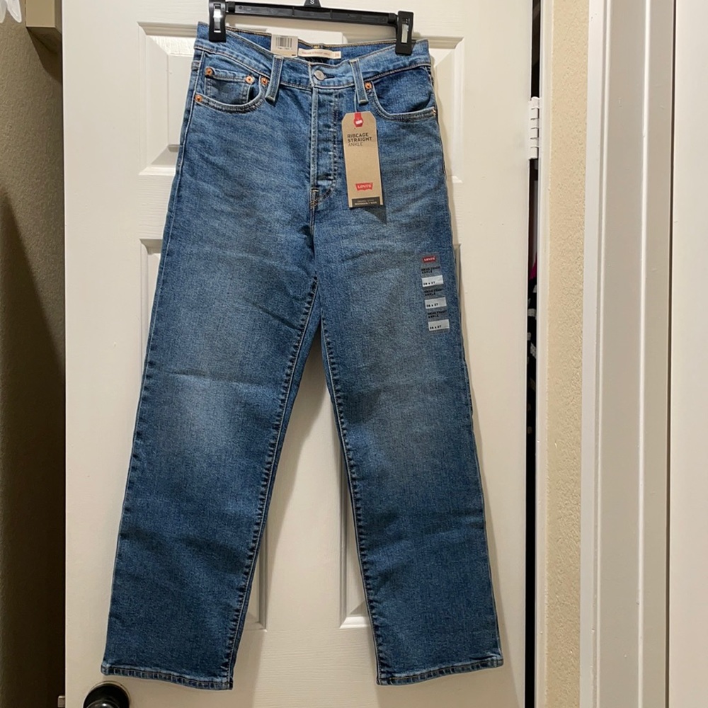 New Levi’s Ribcage Jeans